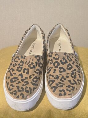 TOMS Leopard Platform Slip-On Sneakers | Women’s 8